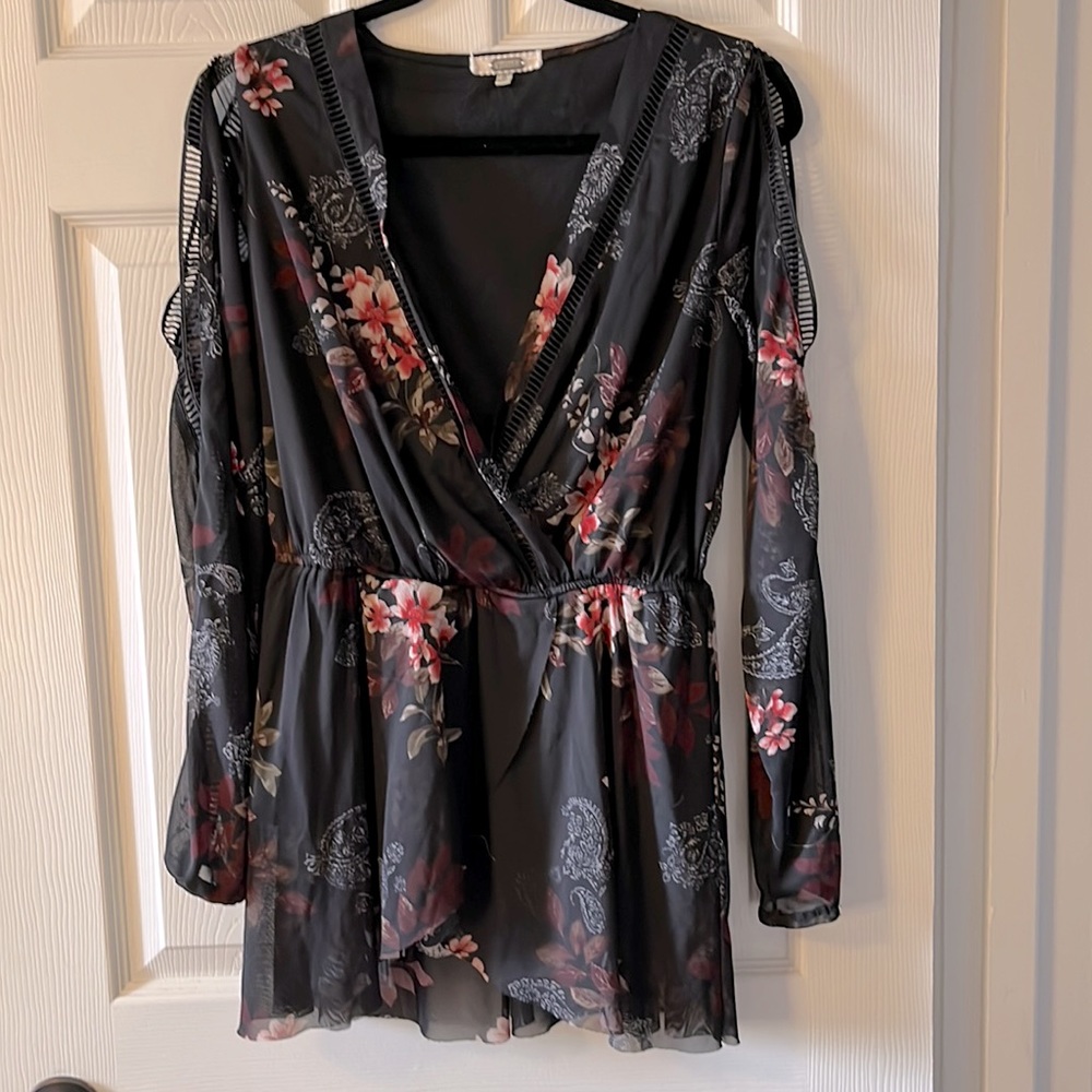 BKE Gimmicks cold shoulder faux wrap tunic